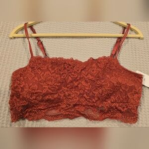 NWT Abercrombie & Fitch Floral Lace Bandeau in Dark Mauve